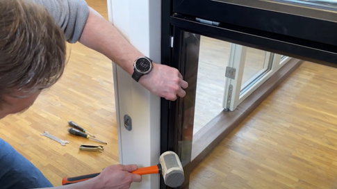 Afmontering Og Montering Af Glaslister